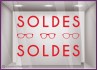 STICKER SOLDES LUNETTES OPTICIEN MAGASIN OPTIQUE VITROPHANIE LETTRAGE IMPRIMEUR PARIS VITRINE